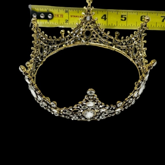 A stunning CROWN! Vintage one of a kind bridal crown for wedding veil decor - Picture 6 of 8